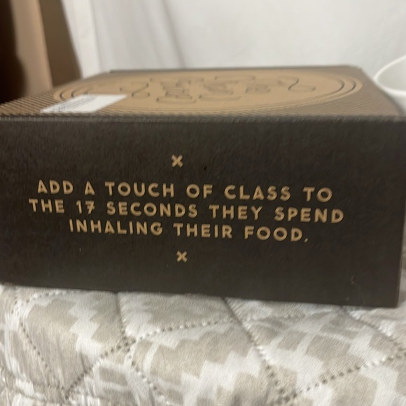 NIB NWT Brass Monkey White Ceramic Dog dish 44 0z. The Main Course 7” x 3” - Picture 4 of 8